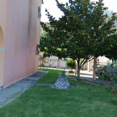 Pool Villa Grigoris Aspiotades Bagian luar foto