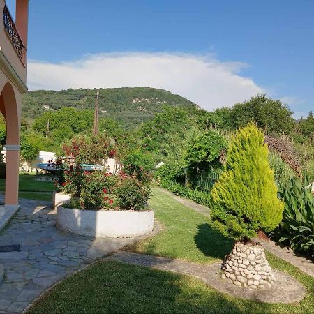 Pool Villa Grigoris Aspiotades Bagian luar foto