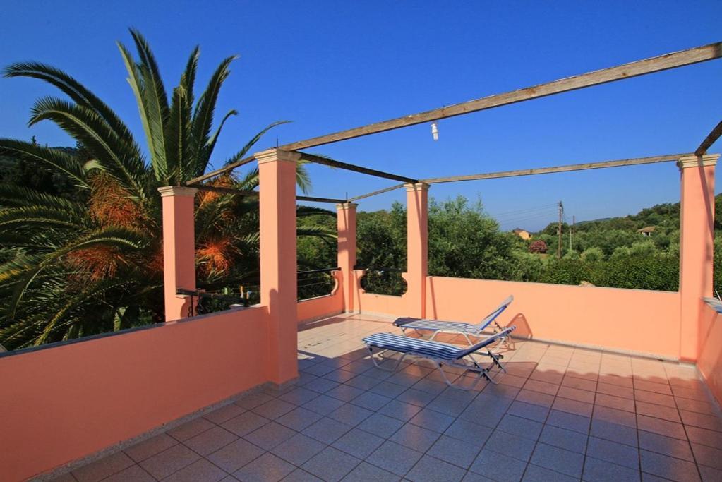 Pool Villa Grigoris Aspiotades Bagian luar foto