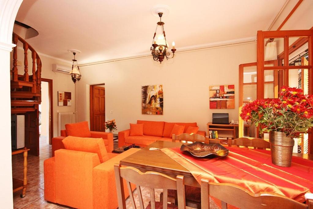 Pool Villa Grigoris Aspiotades Bagian luar foto
