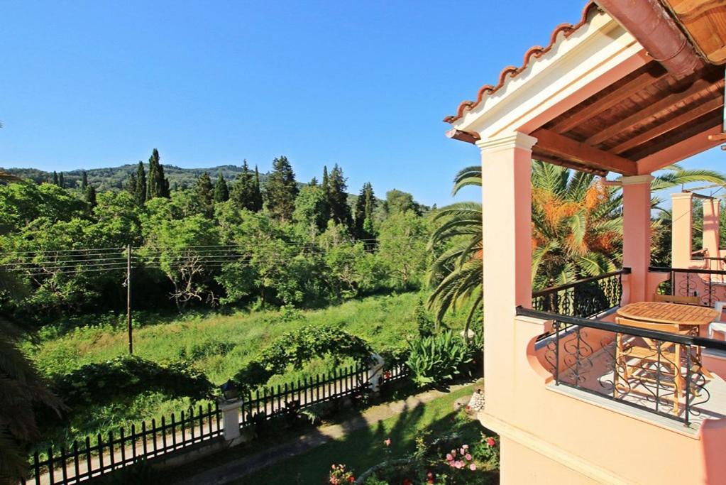 Pool Villa Grigoris Aspiotades Bagian luar foto