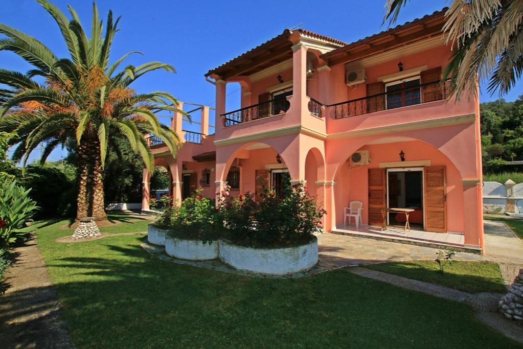 Pool Villa Grigoris Aspiotades Bagian luar foto