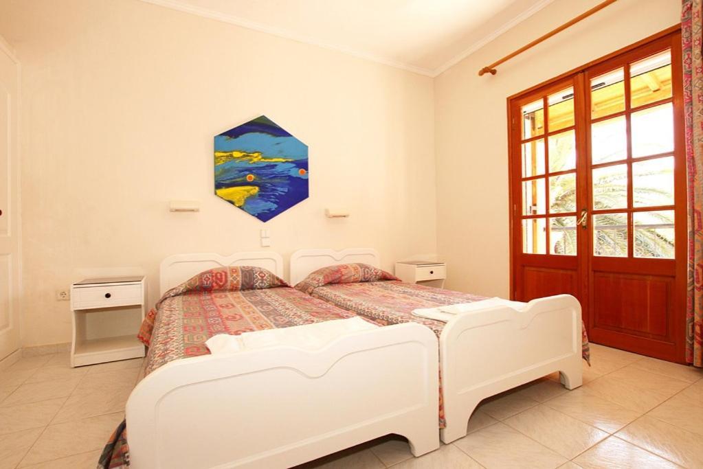 Pool Villa Grigoris Aspiotades Bagian luar foto