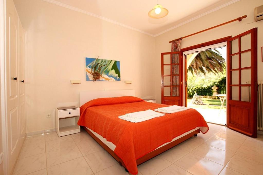 Pool Villa Grigoris Aspiotades Bagian luar foto