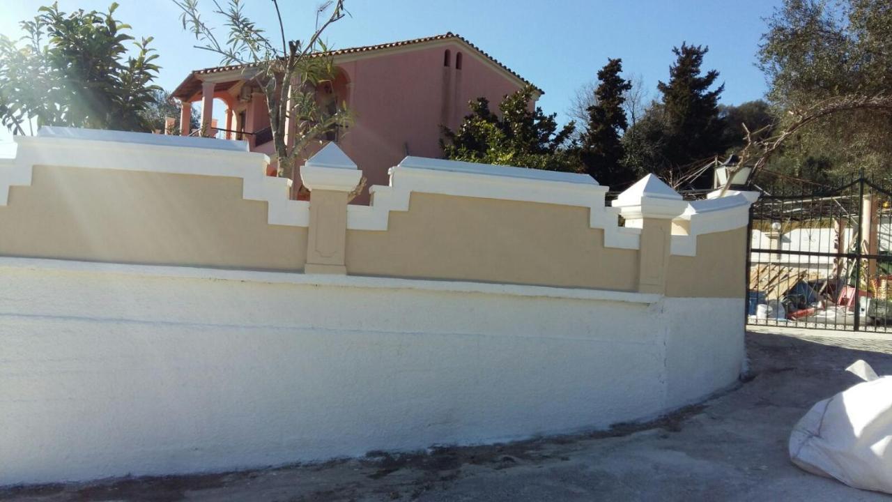 Pool Villa Grigoris Aspiotades Bagian luar foto