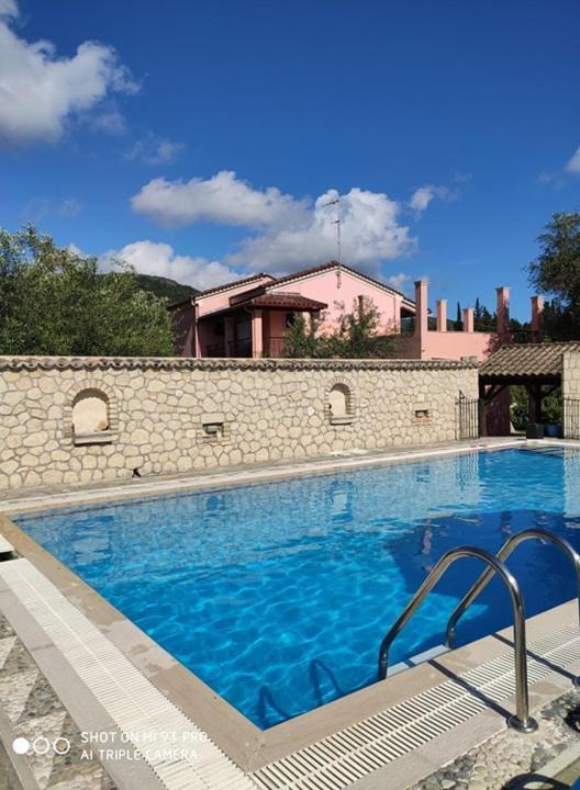 Pool Villa Grigoris Aspiotades Bagian luar foto
